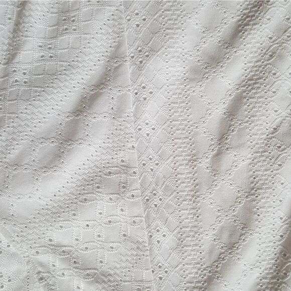 Torrid Top White Sleeveless Vneck Womens Size 2X - Picture 7 of 8